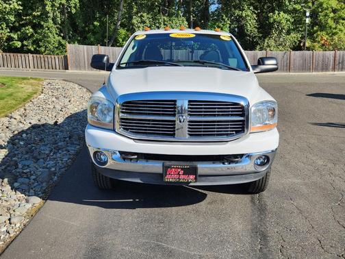 2006 Dodge Ram 3500 4dr Quad Cab 160.5 DRW 4WD SLT