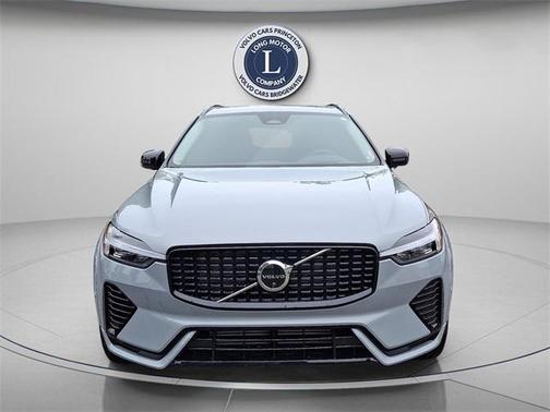 2024 Volvo XC60 Recharge Plug-In Hybrid T8 Ultimate Dark Theme