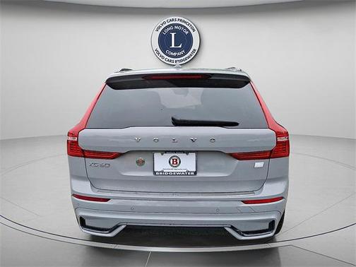 2024 Volvo XC60 Recharge Plug-In Hybrid T8 Ultimate Dark Theme