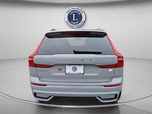 2024 Volvo XC60 Recharge Plug-In Hybrid T8 Ultimate Dark Theme