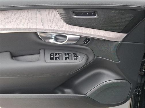 2026 Volvo XC90 B6 Ultra 7-Seater