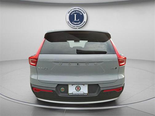 2025 Volvo XC40 B5 Plus Bright Theme