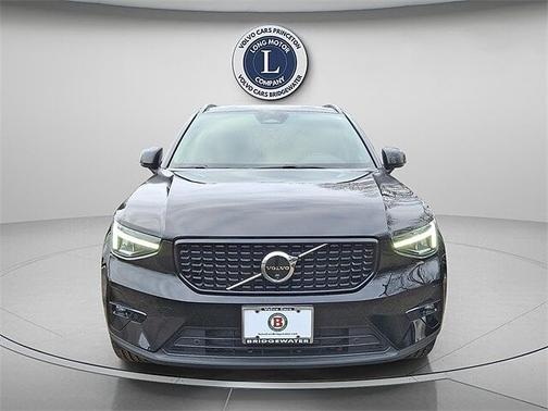 2025 Volvo XC40 Plus