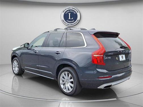 2016 Volvo XC90 T6 Momentum