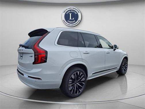 2026 Volvo XC90 B6 Plus 7-Seater