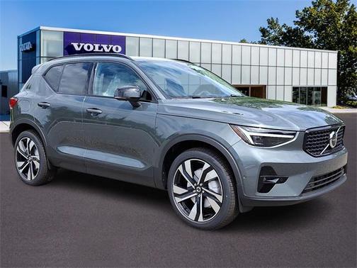 2026 Volvo XC40 B5 Ultra