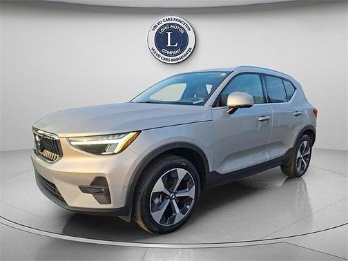 2025 Volvo XC40 Plus