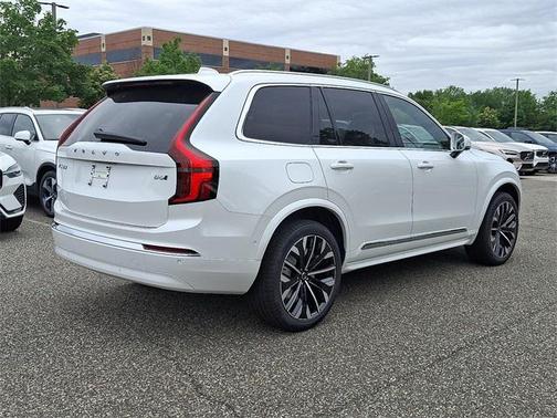 2026 Volvo XC90 B6 Plus 7-Seater