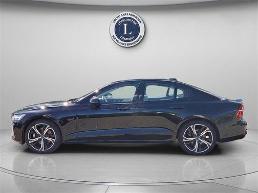 2023 Volvo S60 B5 Plus Dark Theme
