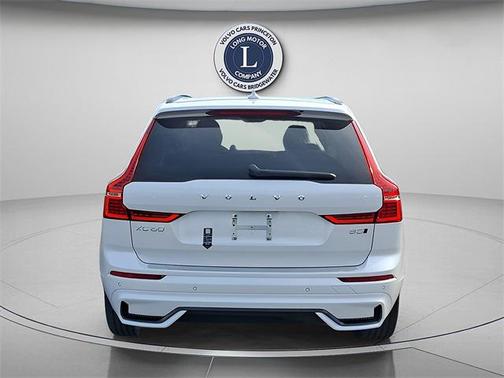 2025 Volvo XC60 B5 Plus