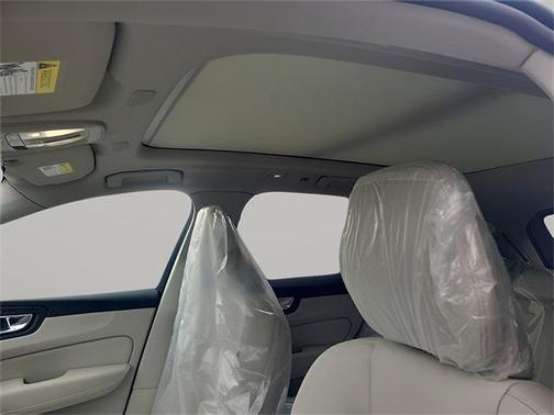 2025 Volvo XC60 Plug-In Hybrid T8 Plus