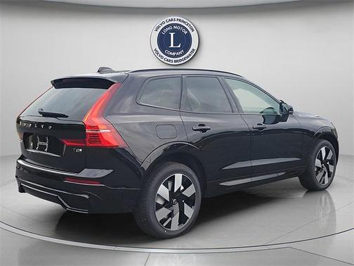 2025 Volvo XC60 Plug-In Hybrid T8 Plus