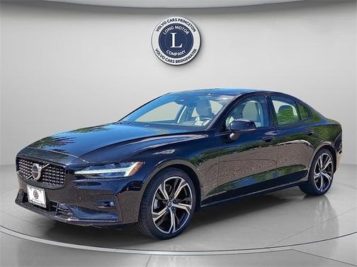 2023 Volvo S60 B5 AWD Plus Dark