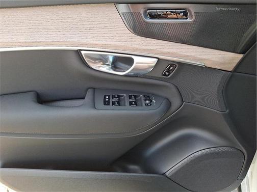 2026 Volvo XC90 B5 Plus 7-Seater