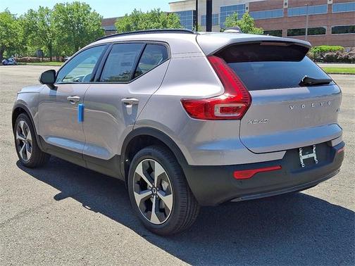 2026 Volvo XC40 B5 Plus