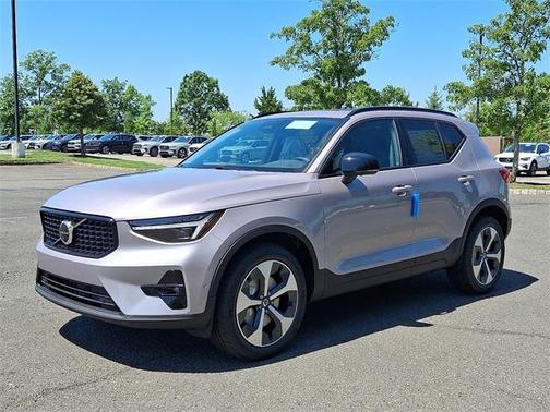 2026 Volvo XC40 B5 Plus