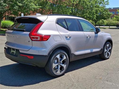 2026 Volvo XC40 B5 Plus