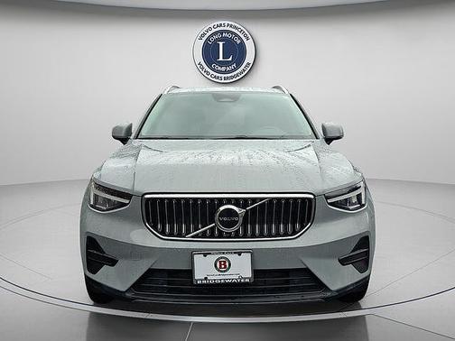 Vapour Grey 2025 Volvo XC40 Core