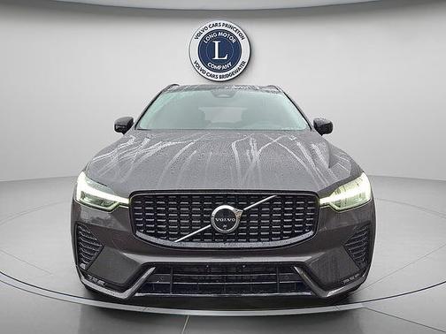 Platinum Grey 2025 Volvo XC60 Plus