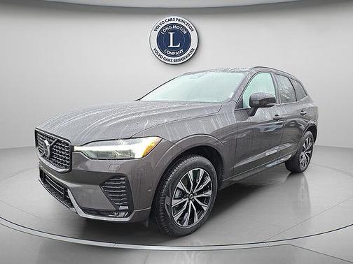 Platinum Grey 2025 Volvo XC60 Plus