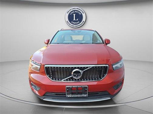 2020 Volvo XC40 T5 Momentum