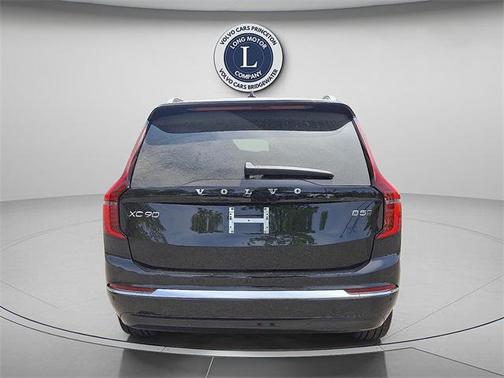 2025 Volvo XC90 B5 Core