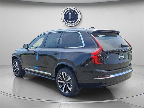 2025 Volvo XC90 B5 Core