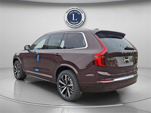 2025 Volvo XC90 B6 Core