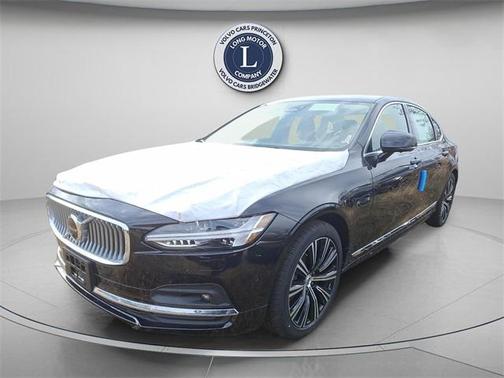 2025 Volvo S90 B6 Plus