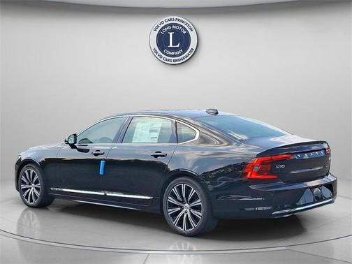 2025 Volvo S90 B6 Plus