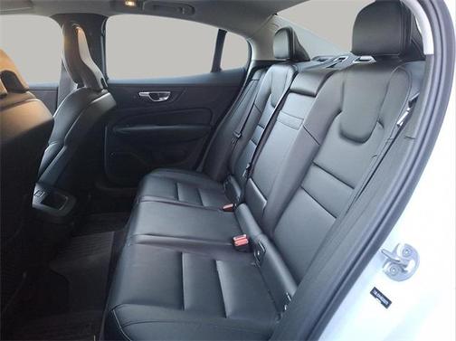 2024 Volvo S60 B5 Core Dark Theme