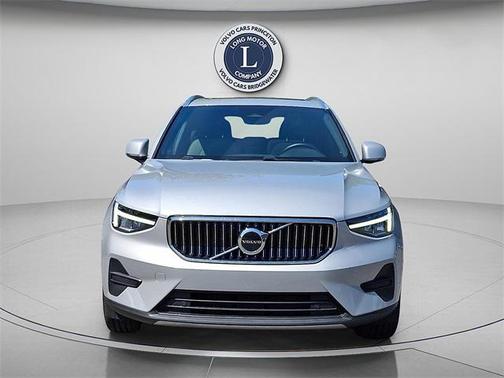 2025 Volvo XC40 B5 Core Bright Theme