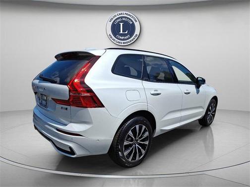 2025 Volvo XC60 B5 Plus