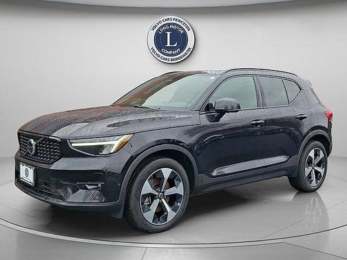 Onyx Black 2025 Volvo XC40 Plus