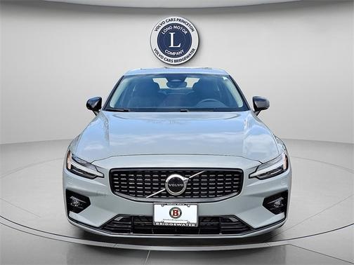2025 Volvo S60 B5 Core