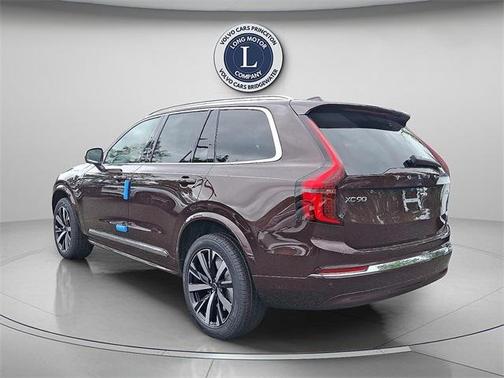 2025 Volvo XC90 B5 Core