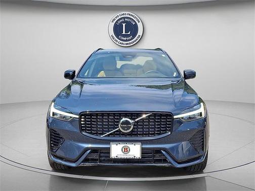 2023 Volvo XC60 Recharge Plug-In Hybrid T8 Ultimate Dark Theme
