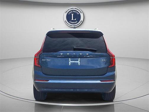 2025 Volvo XC90 B5 Plus 6-Seater