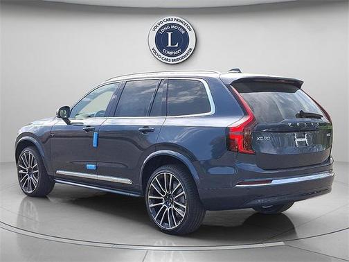2025 Volvo XC90 B5 Plus 6-Seater