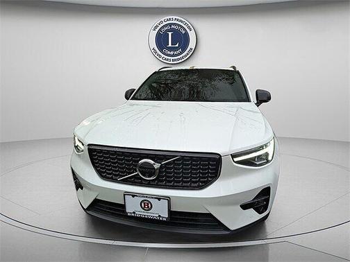 2025 Volvo XC40 Plus