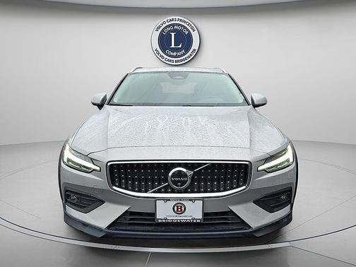 2025 Volvo V60 Cross Country Plus