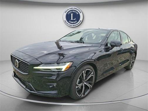 2024 Volvo S60 B5 Plus Dark Theme