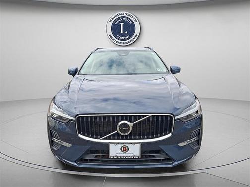 2022 Volvo XC60 B5 Momentum