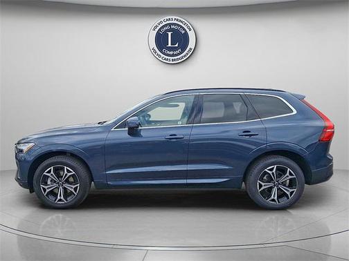 2022 Volvo XC60 B5 Momentum