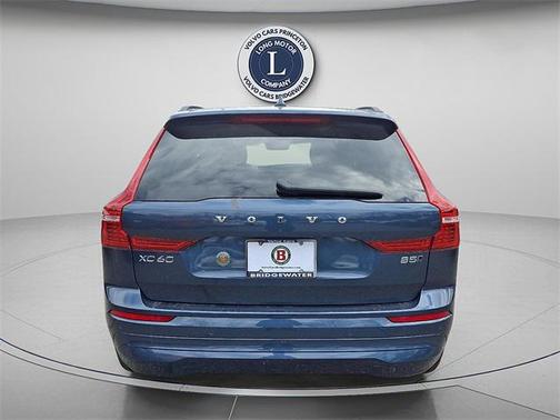 2022 Volvo XC60 B5 Momentum