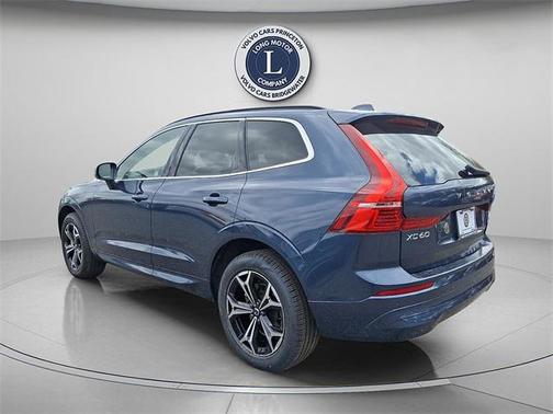 2022 Volvo XC60 B5 Momentum