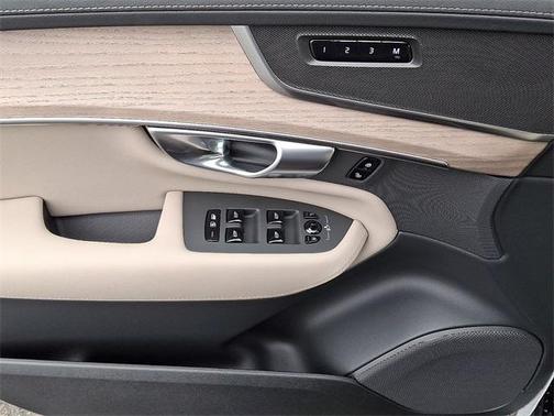 2026 Volvo XC90 B6 Plus 7-Seater