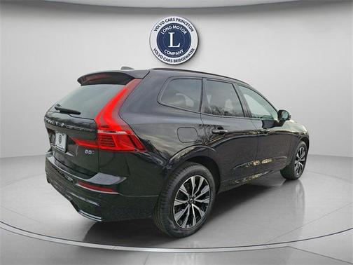 2025 Volvo XC60 B5 Core