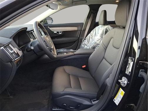 2025 Volvo S90 B6 Plus