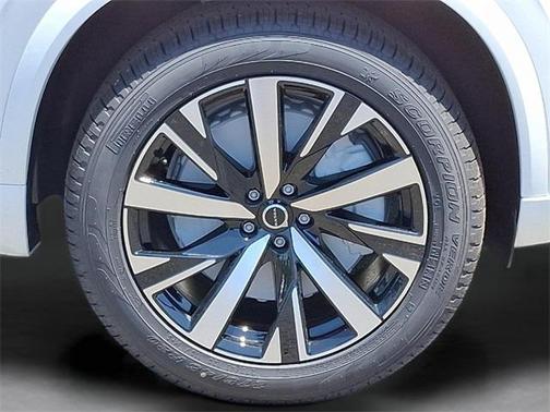 2026 Volvo XC90 B5 Core